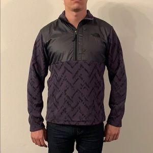 The North Face Men’s Gray Pull Over.